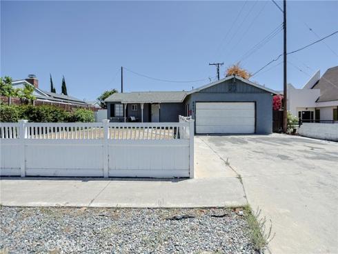 8802 Lampson Ave