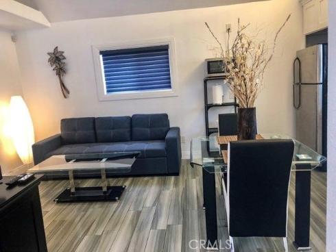 214 Walnut Avenue, Huntington Beach, CA