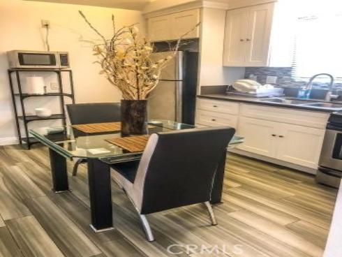 214 Walnut Avenue, Huntington Beach, CA
