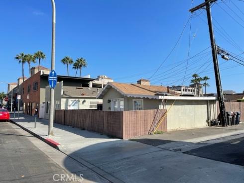 214 Walnut Avenue, Huntington Beach, CA