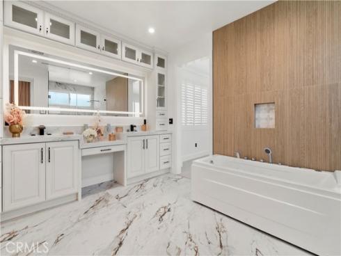 21861 Vacation Ln Lane, Huntington Beach, CA