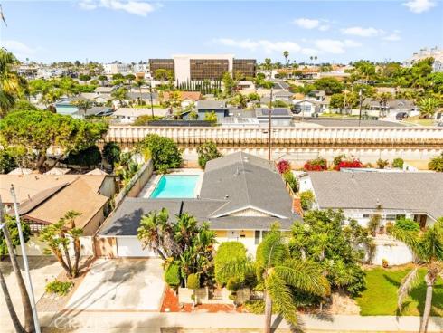 20401 Somerville Lane, Huntington Beach, CA