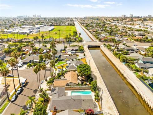 20401 Somerville Lane, Huntington Beach, CA