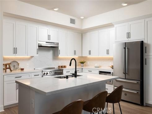 414 Main 330 Street, Huntington Beach, CA