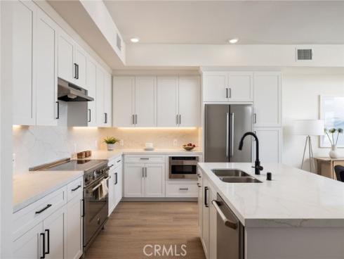 414 Main 330 Street, Huntington Beach, CA