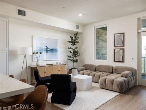 414 Main 330 Street, Huntington Beach, CA