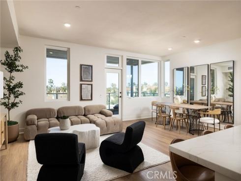 414 Main 330 Street, Huntington Beach, CA