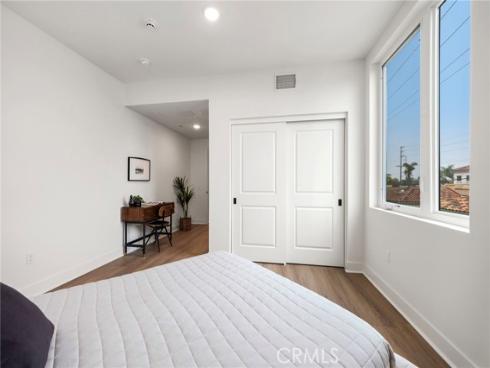 414  Main St  300 , Huntington Beach, CA