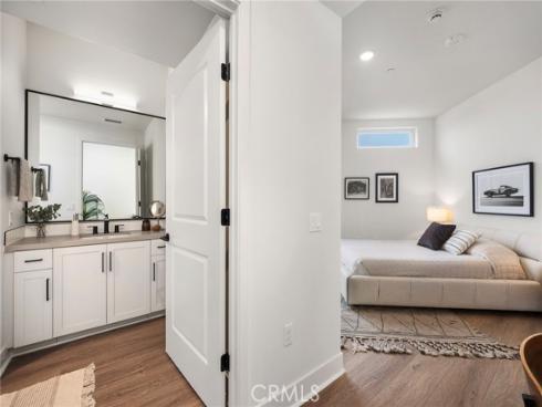 414  Main St  300 , Huntington Beach, CA