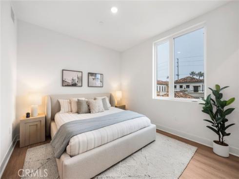 414  Main St  300 , Huntington Beach, CA