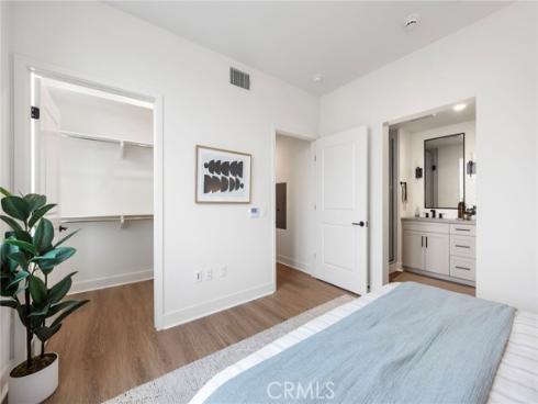 414  Main St  300 , Huntington Beach, CA