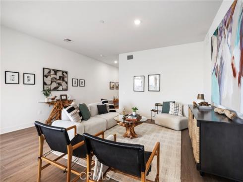 414  Main St  300 , Huntington Beach, CA