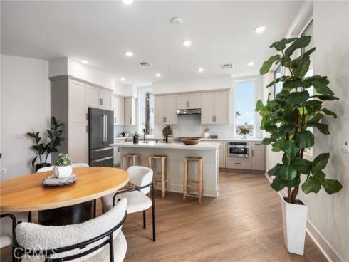 414  Main St  300 , Huntington Beach, CA