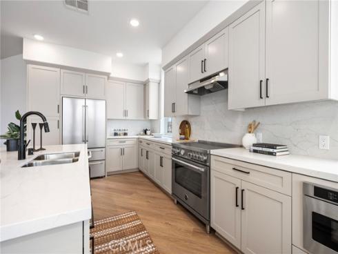 414  Main St  300 , Huntington Beach, CA
