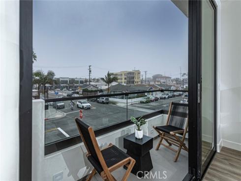328 3rd , Huntington Beach, CA