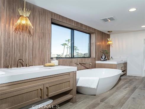 328 3rd , Huntington Beach, CA