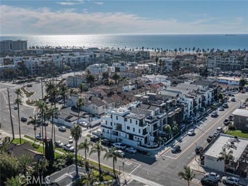 328 3rd , Huntington Beach, CA