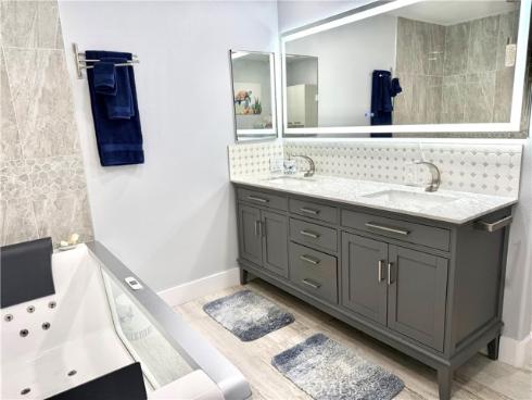 16255 Pacific Cir. 202 , Huntington Beach, CA