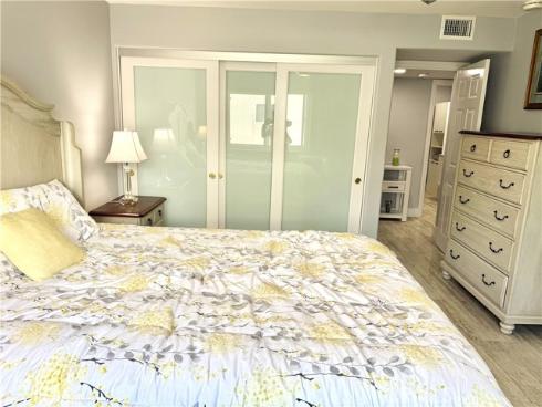 16255 Pacific Cir. 202 , Huntington Beach, CA
