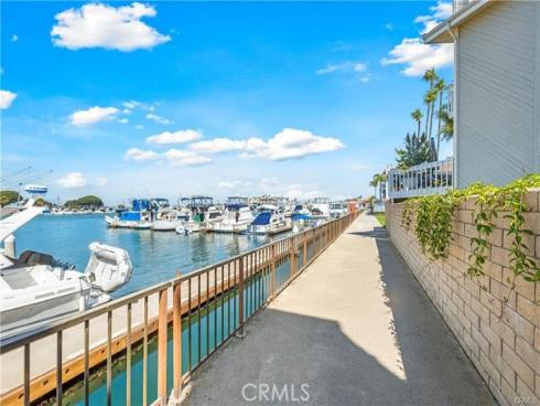 16255 Pacific Cir. 202 , Huntington Beach, CA