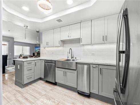 16255 Pacific Cir. 202 , Huntington Beach, CA
