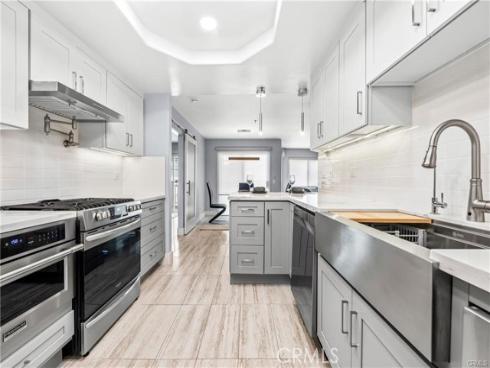 16255 Pacific Cir. 202 , Huntington Beach, CA