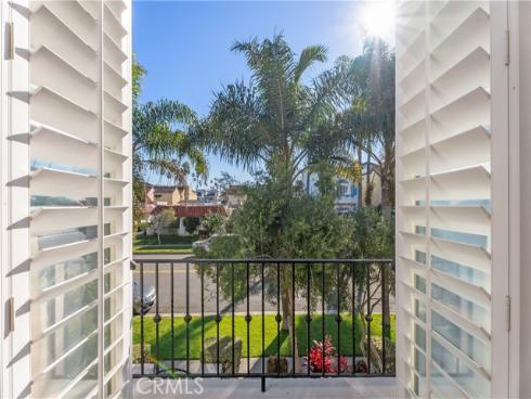613 12th , Huntington Beach, CA