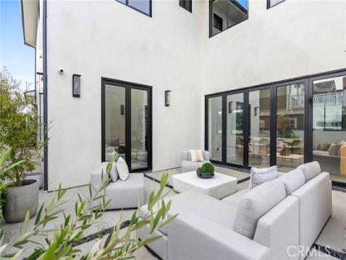 1828 Pine Street, Huntington Beach, CA