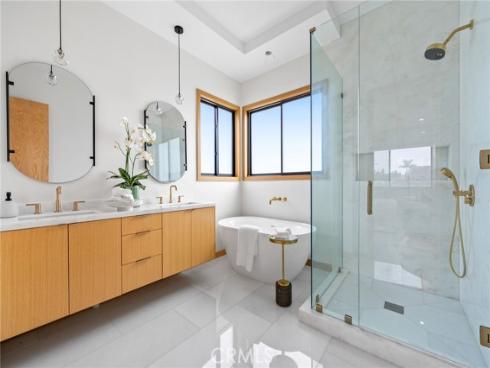 1828 Pine Street, Huntington Beach, CA
