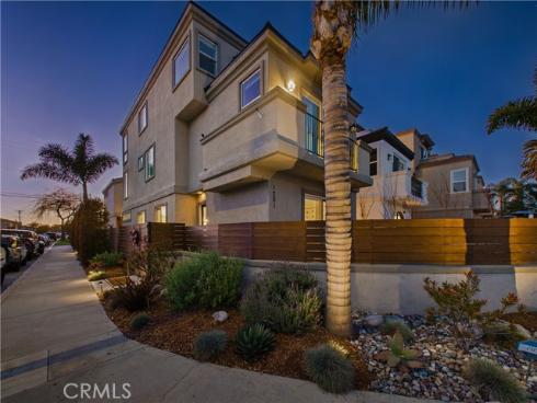 1201 Delaware Street, Huntington Beach, CA