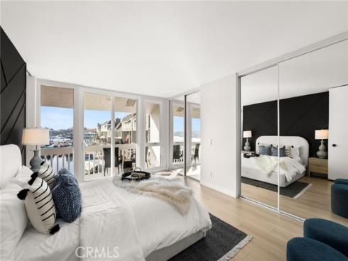 16435 Harbour 13 Lane, Huntington Beach, CA