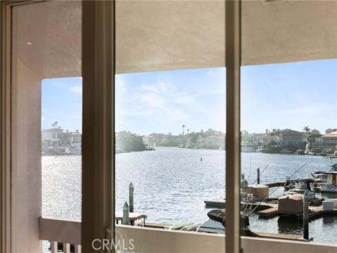 16435 Harbour 13 Lane, Huntington Beach, CA