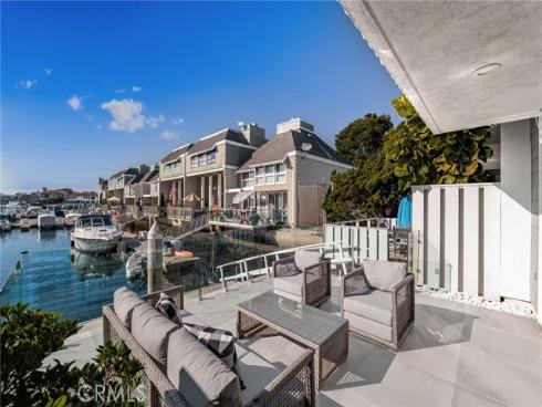 16435 Harbour 13 Lane, Huntington Beach, CA