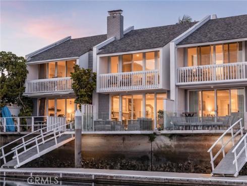 16435 Harbour 13 Lane, Huntington Beach, CA