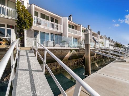 16435 Harbour 13 Lane, Huntington Beach, CA