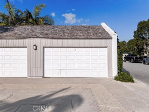 16435 Harbour 13 Lane, Huntington Beach, CA