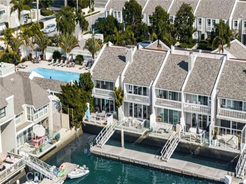 16435 Harbour 13 Lane, Huntington Beach, CA