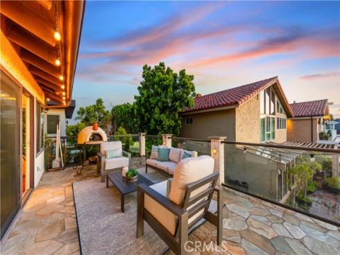16455 Ladona Circle, Huntington Beach, CA