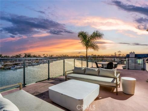 17007 Edgewater Lane, Huntington Beach, CA
