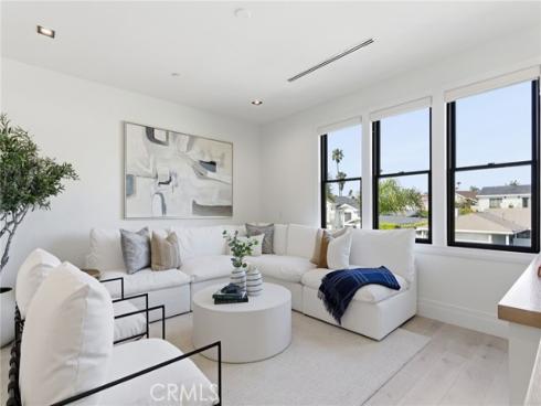 17007 Edgewater Lane, Huntington Beach, CA