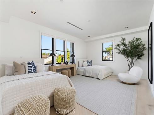 17007 Edgewater Lane, Huntington Beach, CA
