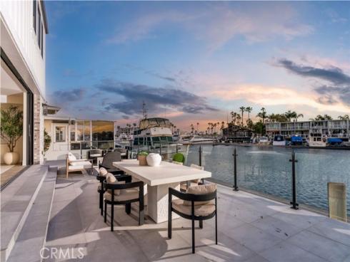 17007 Edgewater Lane, Huntington Beach, CA