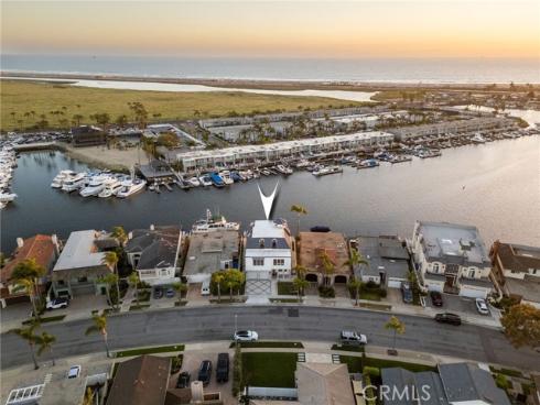 17007 Edgewater Lane, Huntington Beach, CA