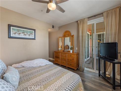 5142 Warner Ave 209 , Huntington Beach, CA