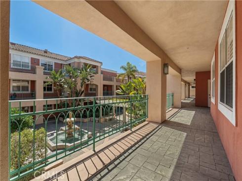 5142 Warner Ave 209 , Huntington Beach, CA