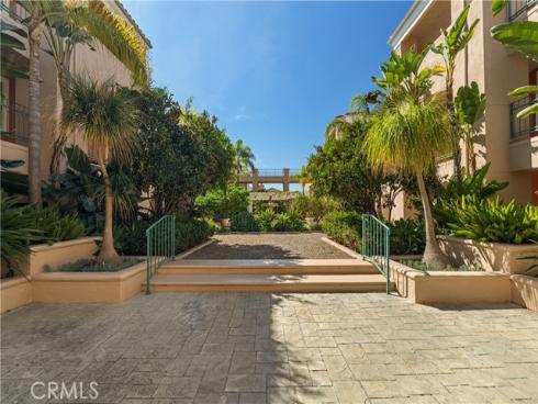 5142 Warner Ave 209 , Huntington Beach, CA