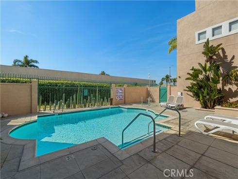 5142 Warner Ave 209 , Huntington Beach, CA