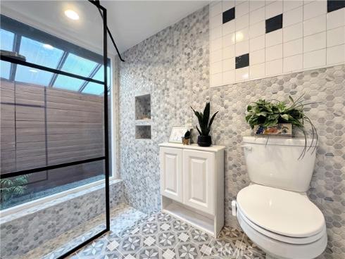 8131  Wenlock   Circle, Huntington Beach, CA