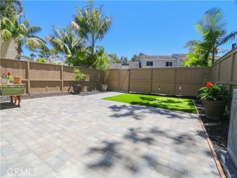 19742 Oceanaire Circle, Huntington Beach, CA