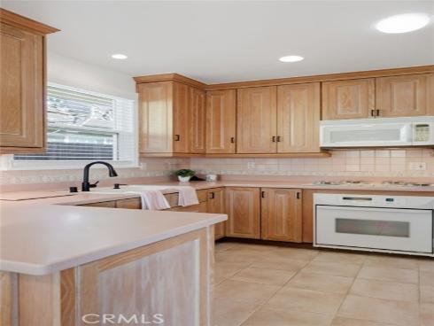 5041 Mcfadden , Huntington Beach, CA
